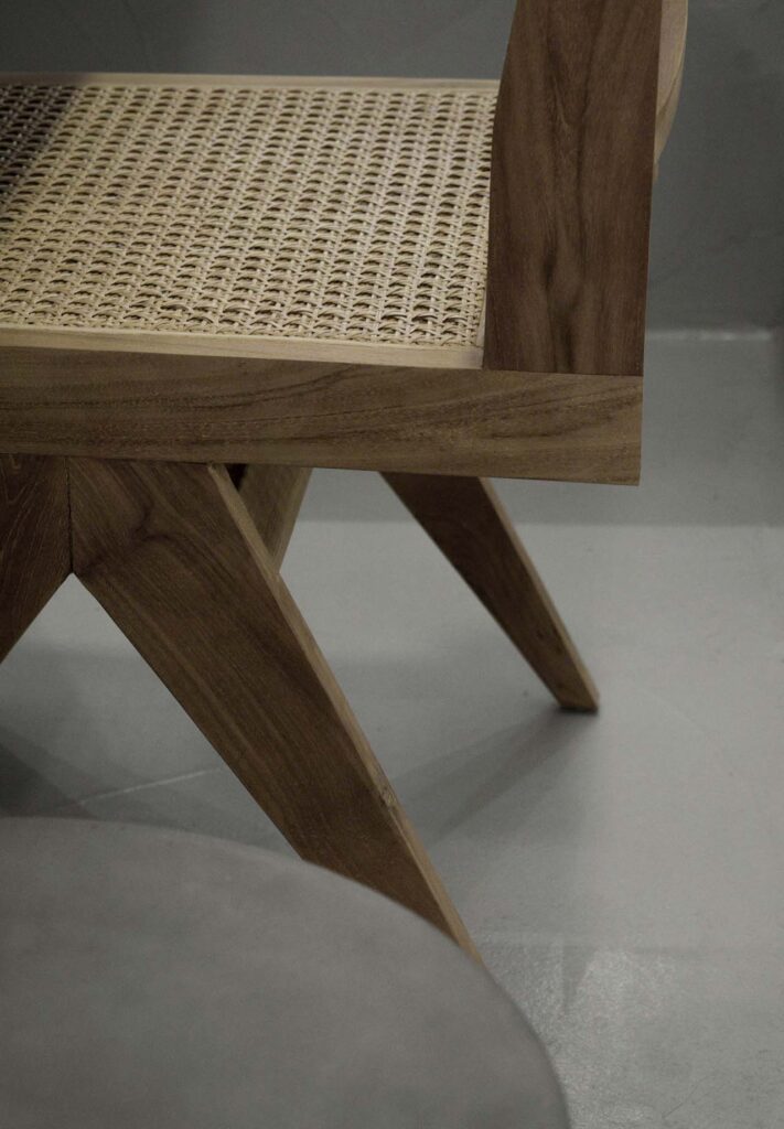 Thetacon Showroom Store details 1 chair