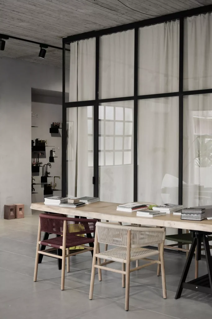 thetacon office studio table